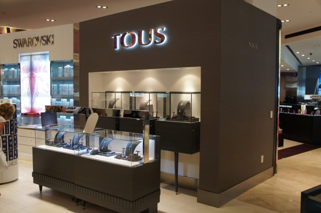 Tous display cases and shelves by JNR Millwork